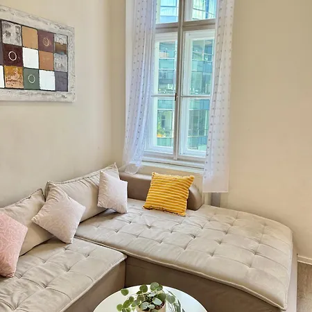 Free Parking- 2bdr In Wenceslas Square