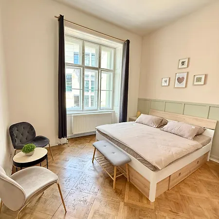 Free Parking- 2bdr In Wenceslas Square *