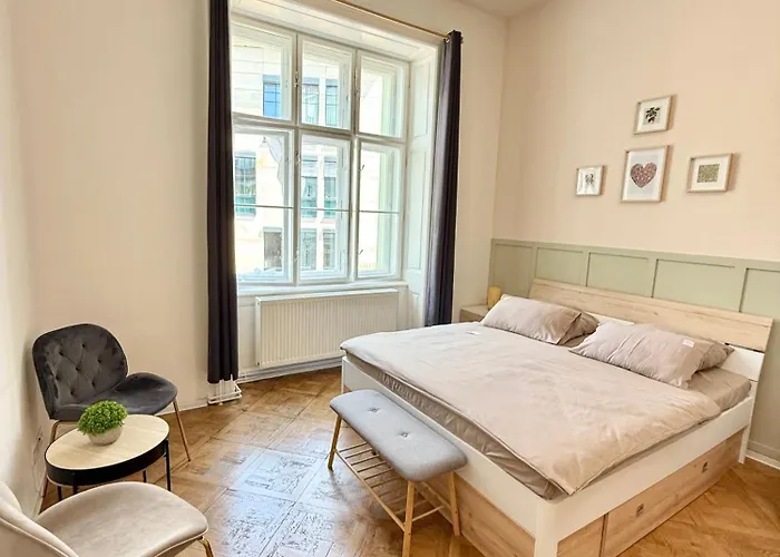 Free Parking- 2bdr In Wenceslas Square *