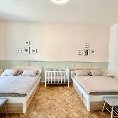Lägenhet Free Parking- 2bdr In Wenceslas Square Prag